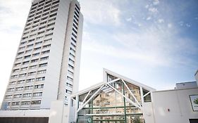 U Private Studio Apartment In Gardens Centre